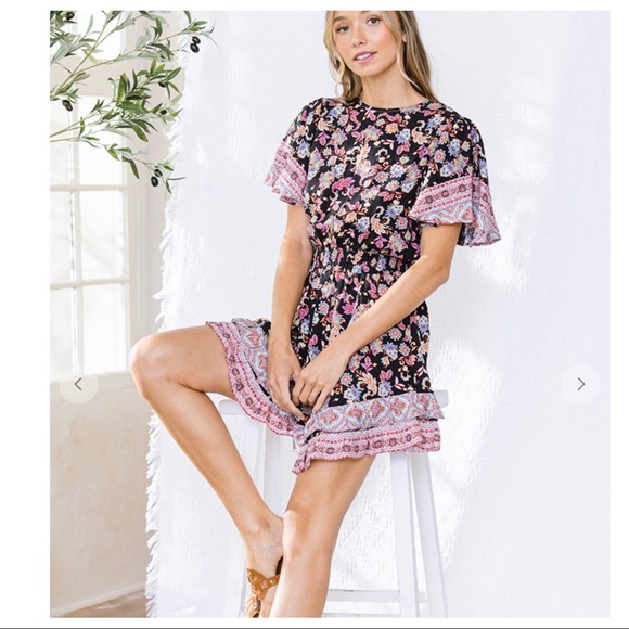 11 Boho Chic Trendy Short Sleeves Floral Ruffle Romper - Picture 3 of 5
